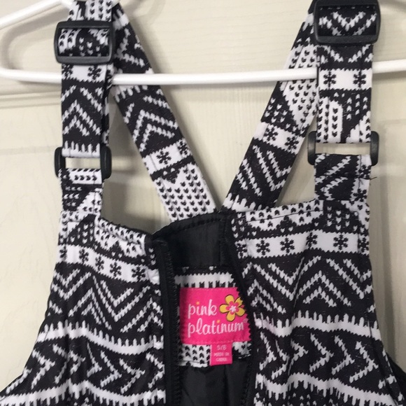 Snowsuit with matching jacket. Size 5/6 - Picture 3 of 6